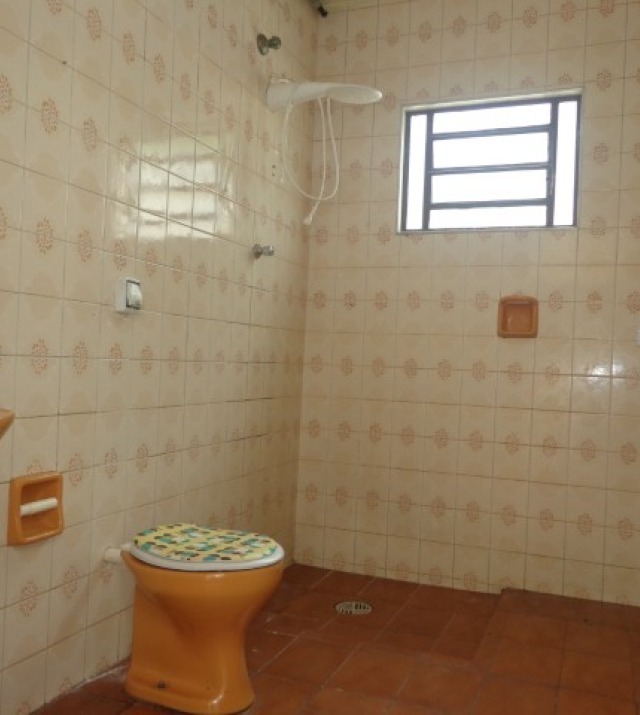 C1052 14.JPG